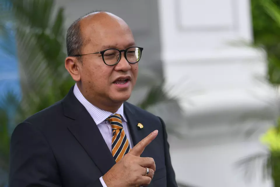 Investment Minister and Danantara's chief executive officer holds a press conference at the presidential palace in Jakarta on March 11, 2025. (Antara Photo/Aditya Pradana Putra)