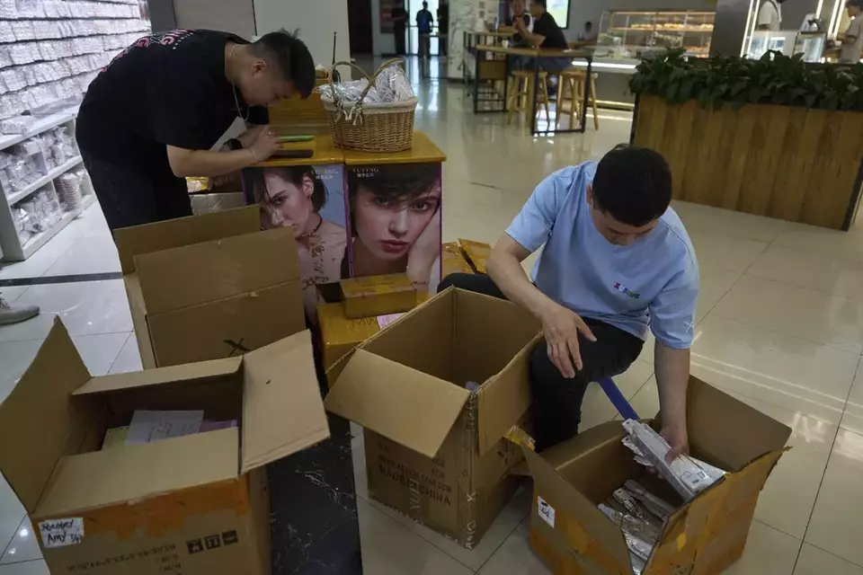 China's Exports Jump 12.4% in March as Bigger US Tariff Hikes Loom