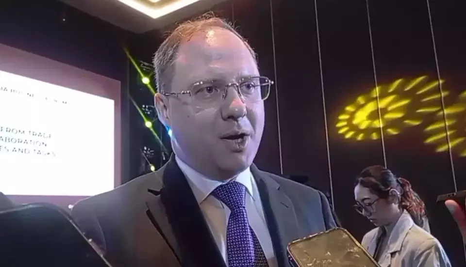 Russia Seeks Local Currency Deal with Indonesia as BRICS Members De-Dollarize