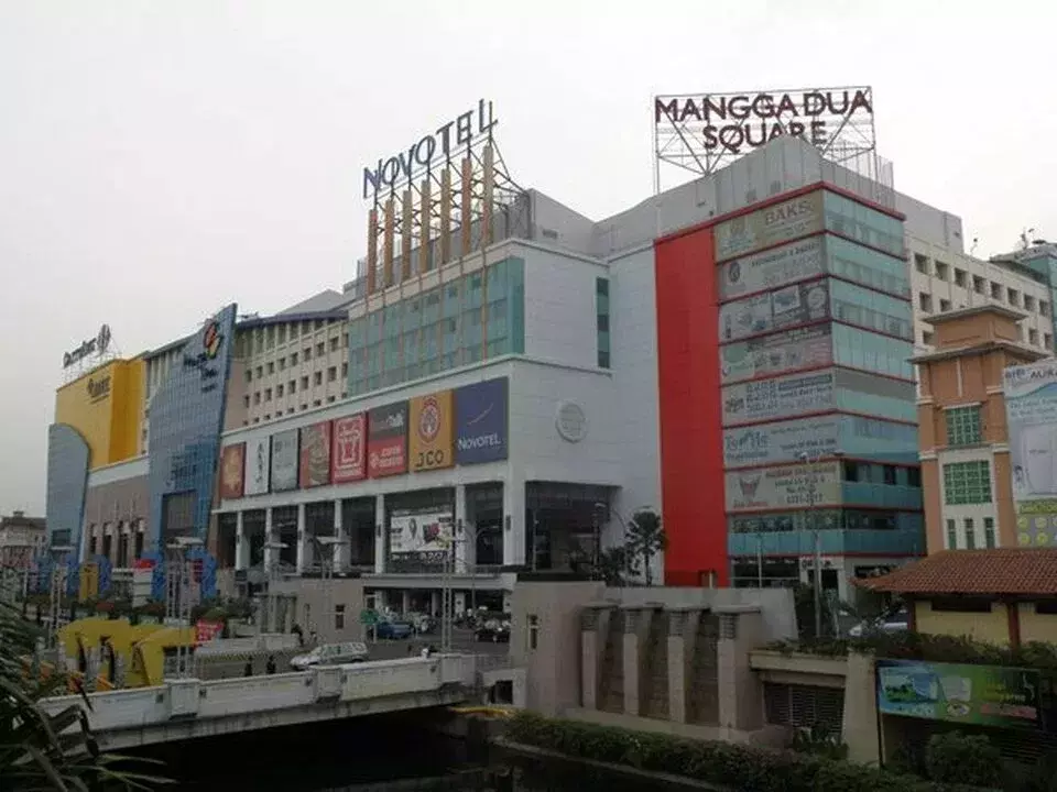 An undated photo shows Mangga Dua Square Mall in Pademangan, North Jakarta.
Mangga Dua, one of Southeast Asia's largest wholesale hubs, continues to bustle despite U.S. scrutiny over alleged counterfeit trade. (Beritasatu.com)