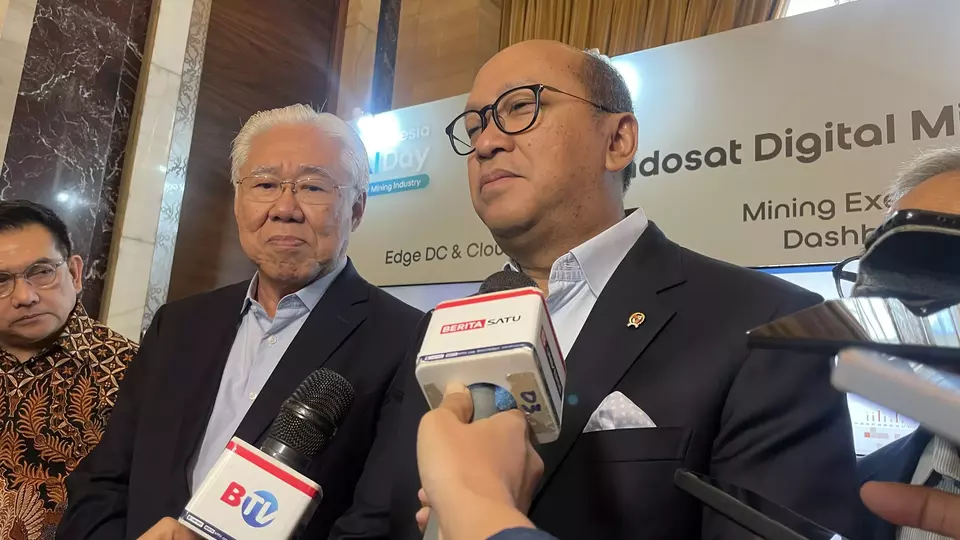 Investment Minister and Head of the Investment Coordinating Board (BKPM) Rosan Roeslani speaks to B-Universe Media Holdings during the Indonesia AI Day for Mining Industry 2025 at the Kempinski Grand Ballroom, Jakarta, Thursday, April 24, 2025. (Beritasatu.com/Monique Handa Shafira)








