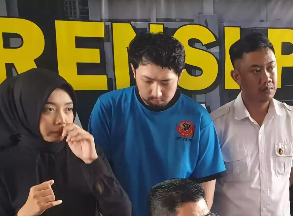 Priguna Anugrah Pratama, the doctor who commits sexual violence to a hospital visitor, shown during a police press conference on April 9, 2025. (B Universe Photo/Aep Soepandi)
