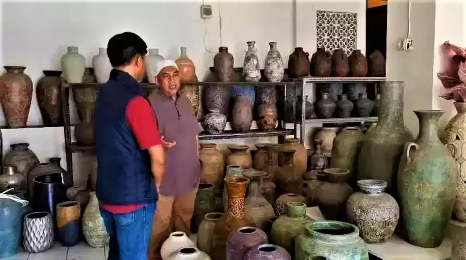 A pottery producer speaks at his shop in the Plered District, Purwakarta, West Java, Saturday, April 26, 2025. (B-Universe Photo/Elan Suherlan)