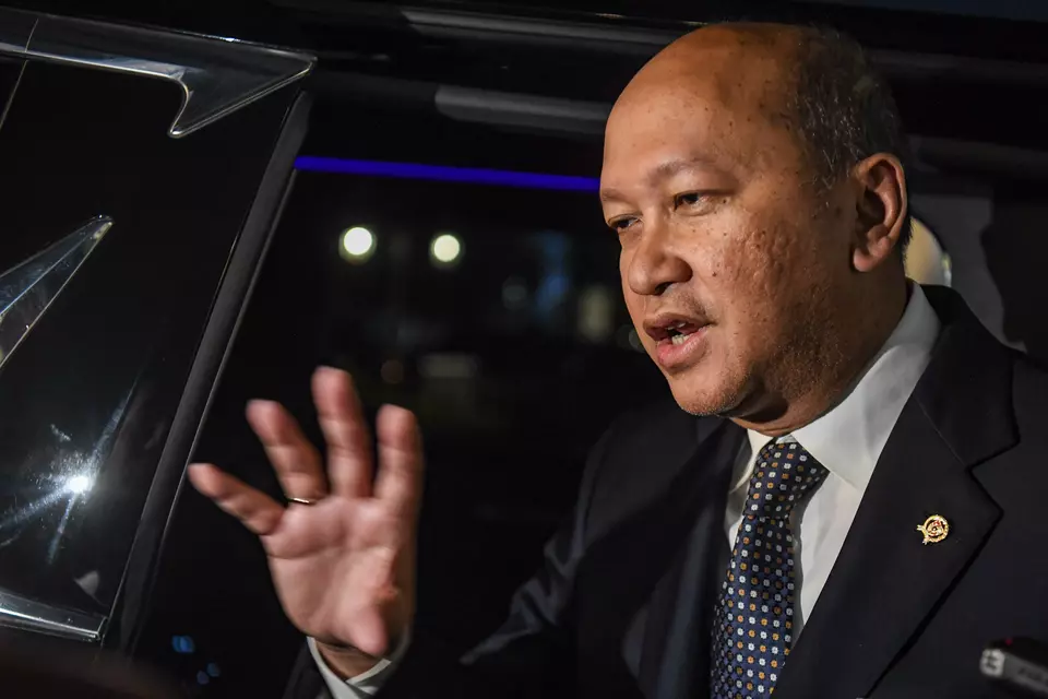 Investment Minister Rosan Roeslani speaks to reporters after a meeting with President Prabowo Subianto at the Presidential Palace in Jakarta on April 23, 2025. (Antara Photo/Muhammad Adimaja)