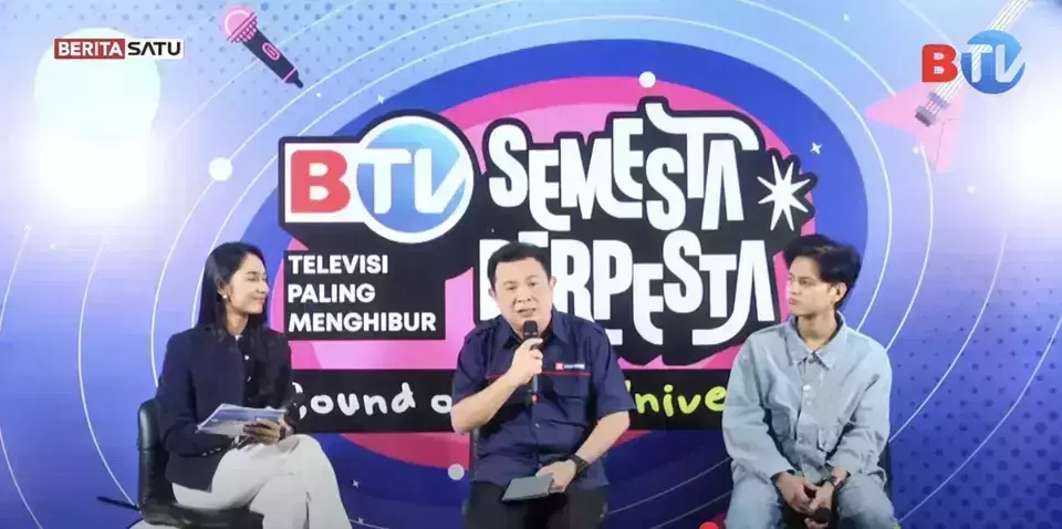 BTV Director Surya Hadiwinata speaks to the media at the BTV Semesta Berpesta 2025 Press Conference, Tuesday, April 29, 2025. (Beritasatu.com)