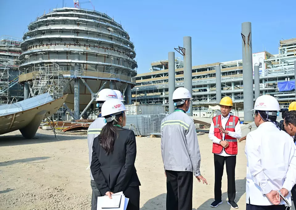 Former President Joko "Jokowi" Widodo visits Lotte Chemical Indonesia