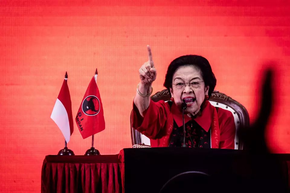 Indonesian Democratic Party of Struggle (PDI-P) Chairwoman Megawati Soekarnoputri delivers a speech at an internal party event at Sahid Jaya Hotel in Jakarta, Thursday, May 8, 2025. (Antara Photo/Bayu Pratama)