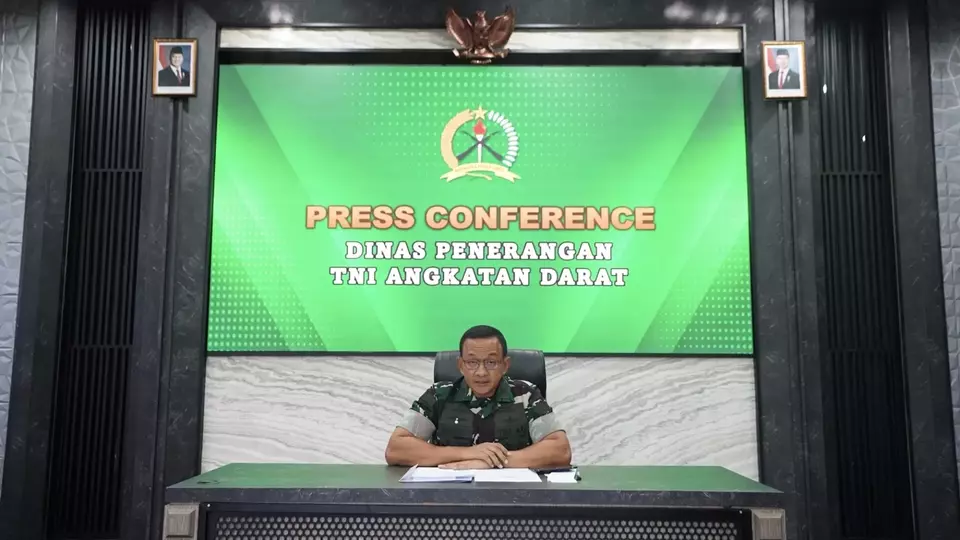 Brigadier General Wahyu Yudhayana, the Army's Head of Public Information, gives an update on the ammo blast that killed 13 in Garut, West Java, Monday, May 12, 2025. (Beritasatu.com/Juan Ardya Guardiola)








