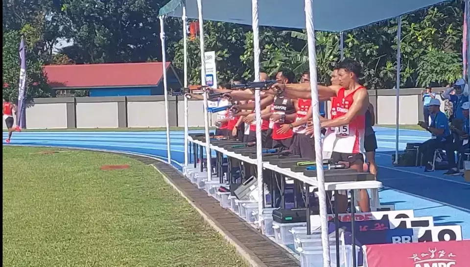 Athletes compete during the shoot event at the Southeast Asian Modern Pentathlon Championship held at Sasana Krida Stadium, Air Force Academy, Sleman, Yogyakarta. (Beritasatu.com/Olena Wibisana)