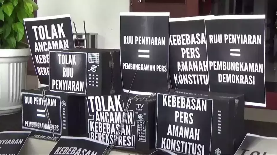 Not Just Deadlines: Indonesian Journalists Now Have to Worry About Layoffs