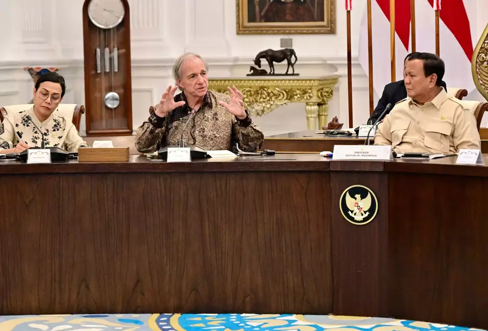 President Prabowo Subianto meets American investor Ray Dalio at the Merdeka Palace in Jakarta on March 7, 2025. (Photo Courtesy of Presidential Press Bureau)