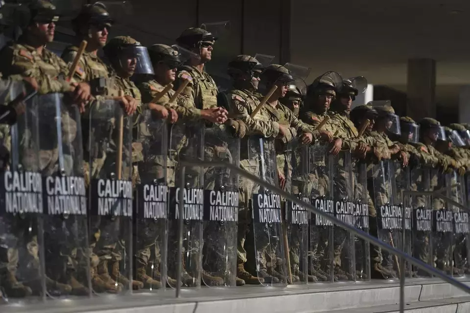 California National Guard guard the Federal Building on Tuesday, June 10, 2025, in downtown Los Angeles. (AP Photo/Eric Thayer)