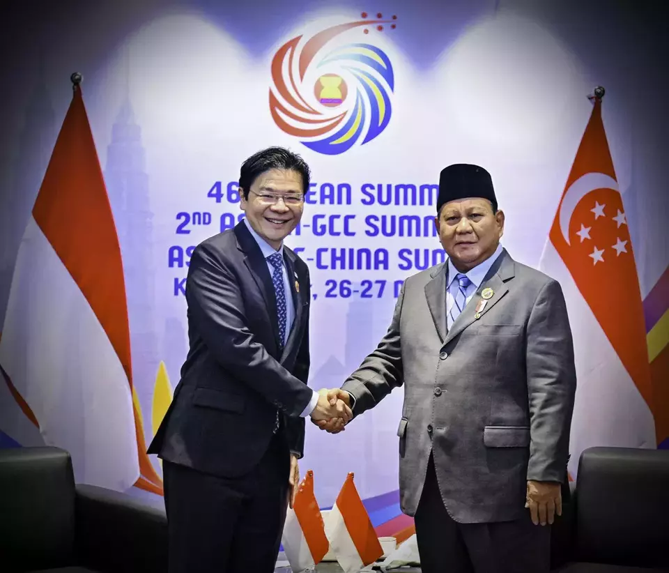 President Prabowo Subianto holds bilateral talks with Singaporean Prime Minister Lawrence Wong on the margins of the ASEAN Summit in Kuala Lumpur on May 26, 2025. (Photo Courtesy of Presidential Press Bureau)