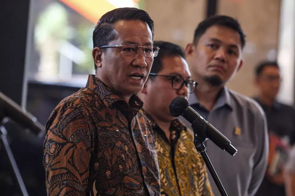 Justice Minister Supratman Andi Agtas holds a press conference on fugitive Paulus Tannos' extradition in Jakarta on June 17, 2025. (Antara Photo/Asprilla Dwi Adha)