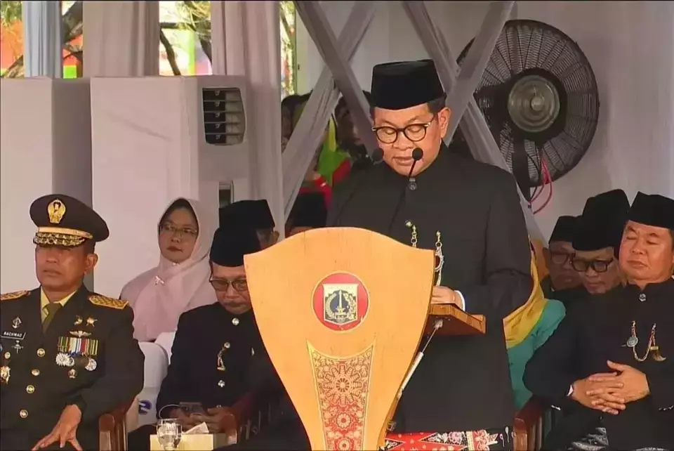Jakarta Governor Pramono Anung delivers a speech during a ceremony to celebrate the city's 498th anniversary at the National Monument (Monas) in Central Jakarta, Sunday, June 22, 2025. (B-Universe Photo/Reza Hery Pamungkas)