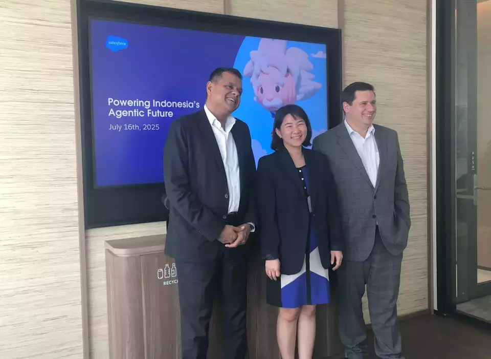 From left: Arun Kumar Parameswaran, EVP & MD South Asia; Bunga Sugiarto, Regional Director Indonesia; and Gavin Barfield, CTO & VP Solutions ASEAN, at a Salesforce press conference in Jakarta, Wednesday, July 16, 2025. (Salesforce)