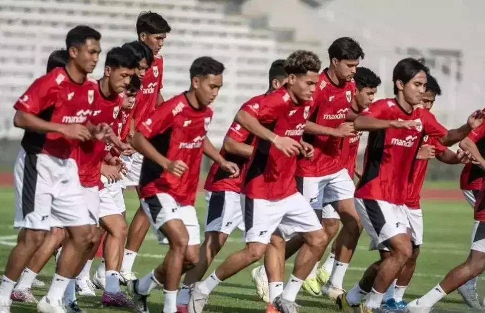 Indonesia U-23 national football team players took part in a training session at Madya Stadium, GBK complex, Senayan, Jakarta, on Monday, June 23, 2025. (Antara/Bayu Pratama S)