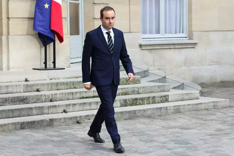 French Prime Minister Sebastien Lecornu arrives to deliver a statement at the Hotel Matignon in Paris, Friday Oct. 3, 2025, before a round of consultations with political parties ahead of the announcement of the new government. (Alain Jocard, Pool Photo via AP)

