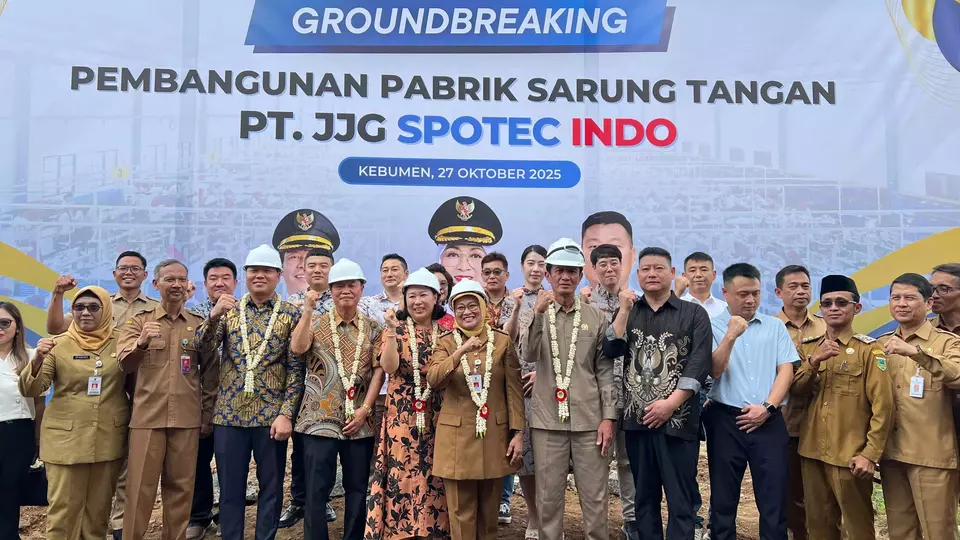 South Korean investor JJG Spotec Indo begins construction of a new glove and garment factory in Kebumen, Central Java, on Monday, Oct. 27, 2025. (Beritasatu.com/Muharom Adi Yuliarta)