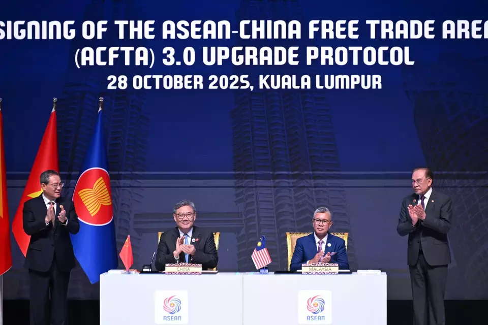 The signing of the ASEAN-China Free Trade Area (ACFTA) 3.0 Upgrade Protocol in Kuala Lumpur on Oct. 28, 2025. (Photo Courtesy of ASEAN Secretariat)