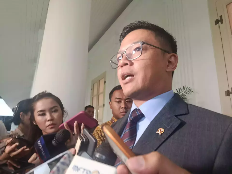 Foreign Minister Sugiono speaks to reporters in Jakarta on Nov. 5, 2025. (JG Photo/Jayanty Nada Shofa)