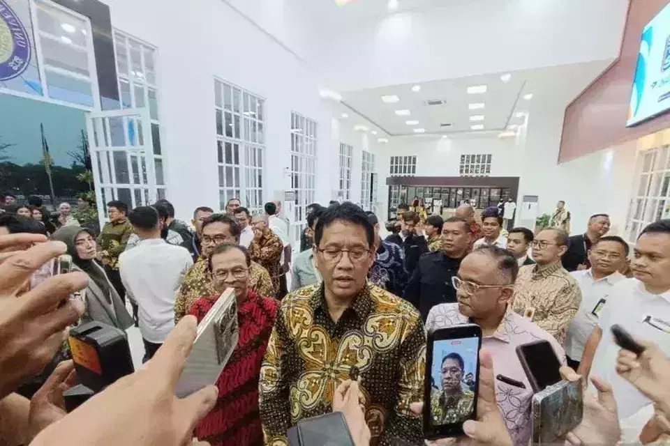 Finance Minister Purbaya Yudhi Sadewa after speaking at Airlangga University Surabaya, Monday, Nov. 10, 2025. (Antara Photo/Willi Irawan)