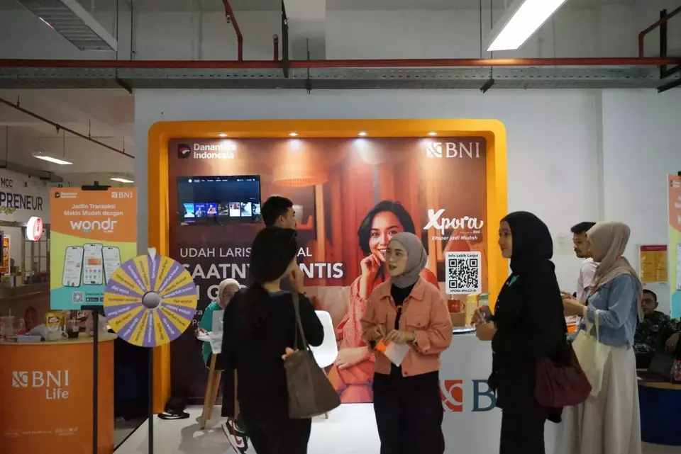 Crowds visit the BNI booth at ICCF 2025 in Batu, Malang, where the bank showcases its Xpora program. (Photo Courtesy of BNI)
