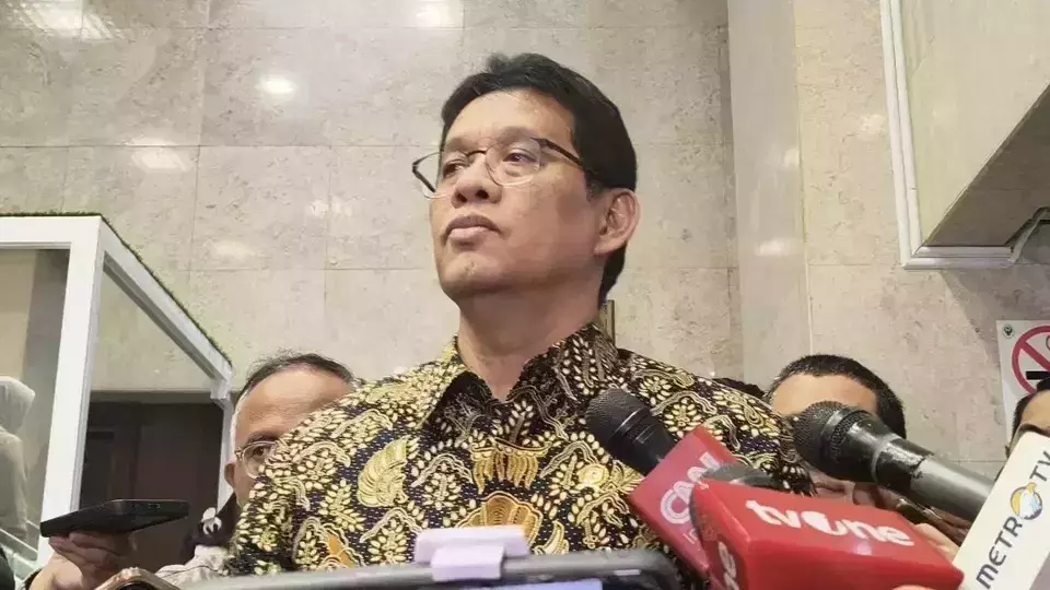 Finance Minister Purbaya Yudhi Sadewa speaks to reporters in Jakarta, Thursday, Nov. 27, 2025. (B-Universe Photo/Akmalal Hamdhi)