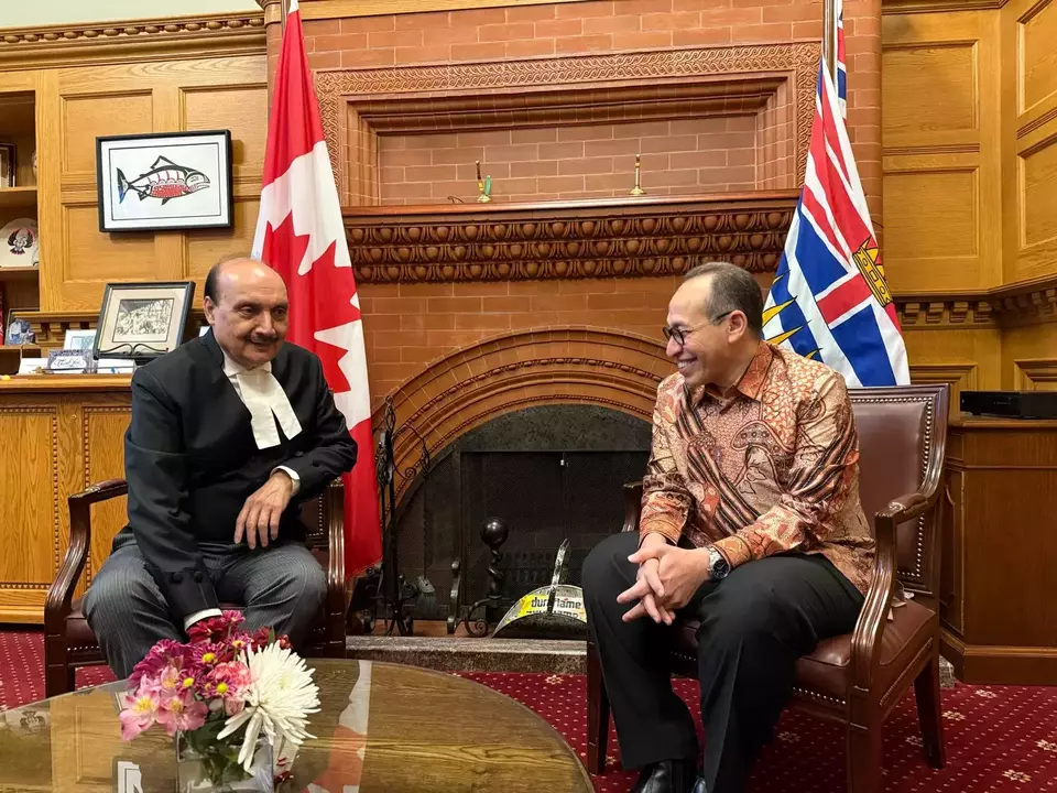 Canada's British Columbia Minister of Jobs and Economic Development Ravi Kahlon meets Indonesia's Ambassador to Canada Muhsin Syihab in Vancouver in November 2025. (Photo courtesy of the Indonesian Embassy in Canada)