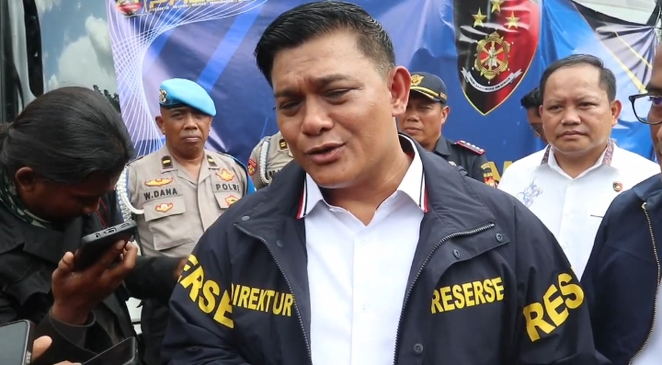 Ade Safri Simanjuntak, director of economic and special crimes at Indonesia's National Police, speaks to reporters about efforts to thwart illegal imports and money laundering in Bali on Tuesday, Dec. 17, 2025. (Beritasatu.com/Sopian Hadi)