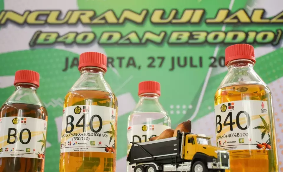 This photo provided by the Energy and Mineral Resources Ministry shows samples of biodiesel developed under the B40 program. (Photo courtesy of the Energy Ministry)