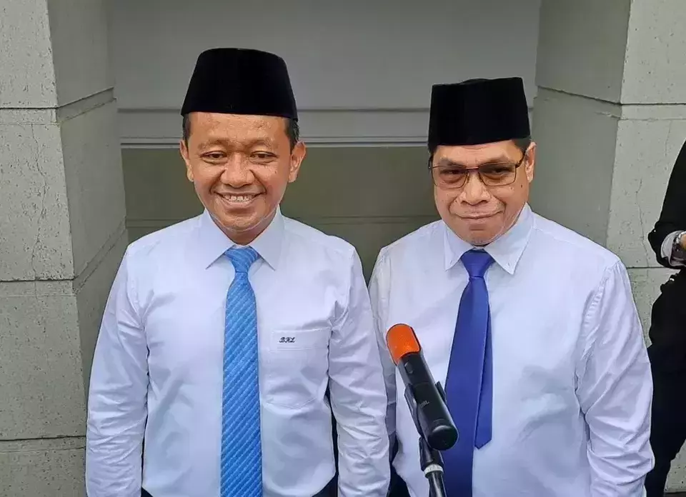 Energy and Mineral Resources Minister (ESDM) Bahlil Lahadalia with Director General of Oil and Gas Laode Sulaeman are at the ESDM Ministry office in Jakarta, Friday (August 29, 2025). (B-Universe Photo/Bambang Ismoyo)