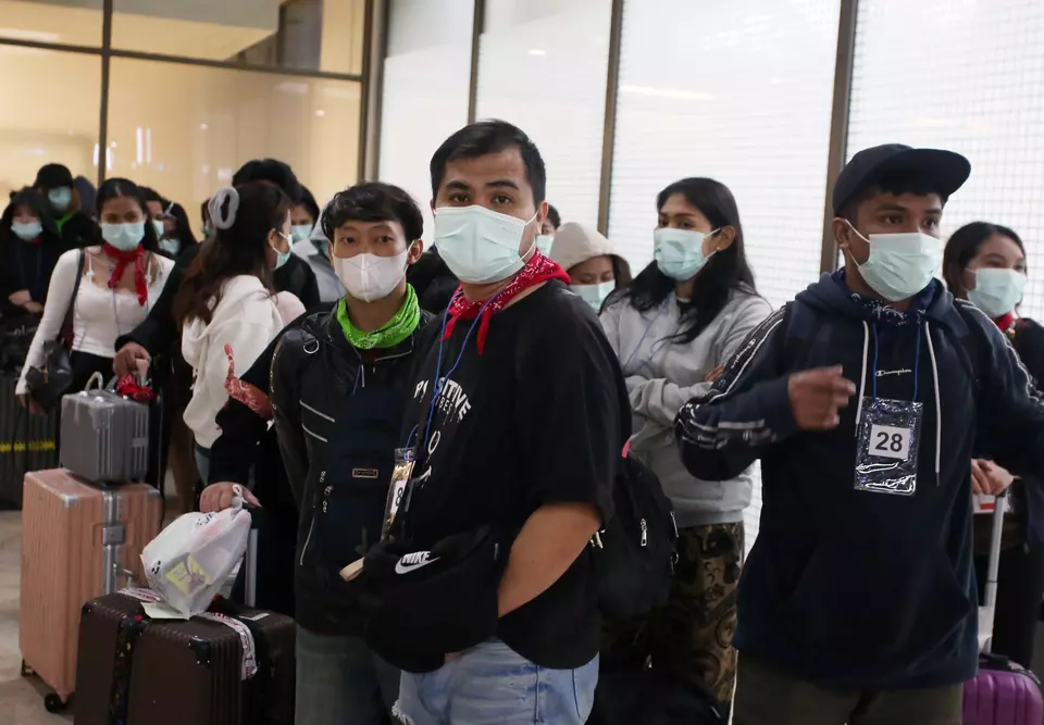 Indonesian nationals previously recruited by international online scam and gambling networks arrive at Soekarno-Hatta International Airport in Tangerang, Banten, on Thursday, Jan. 22, 2026. (Antara Photo/Muhammad Iqbal)