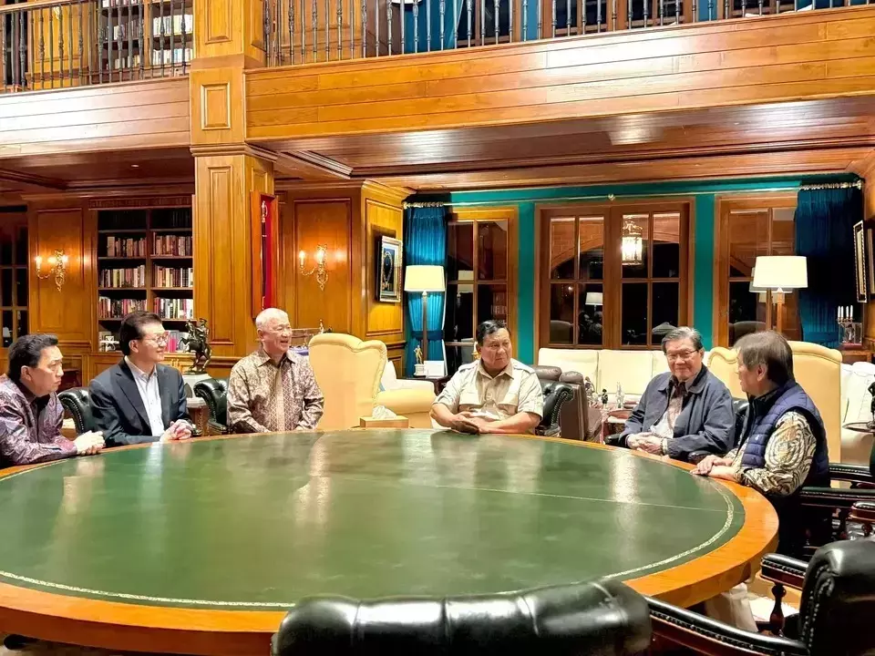 In this photo provided by the presidential office, President Prabowo Subianto hosts a meeting with top tycoons at his private residence in Bogor, West Java, on Tuesday, Feb. 10, 2026. (Presidential Press Bureau via JG)