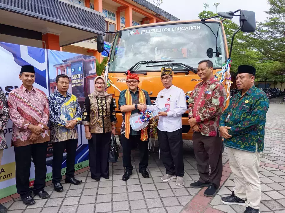 (Photo Courtesy of Mitsubishi Fuso)