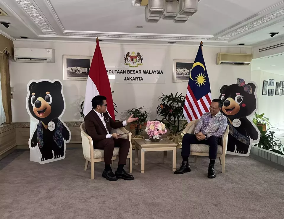 Malaysia's Ambassador to Indonesia Dato Syed Mohamad Hasrin Tengku Hussin (right) speaks during an exclusive interview with Jakarta Globe at the Malaysian Embassy in Jakarta, Feb. 27, 2026. (JG Photo/Ria Fortuna Wijaya).