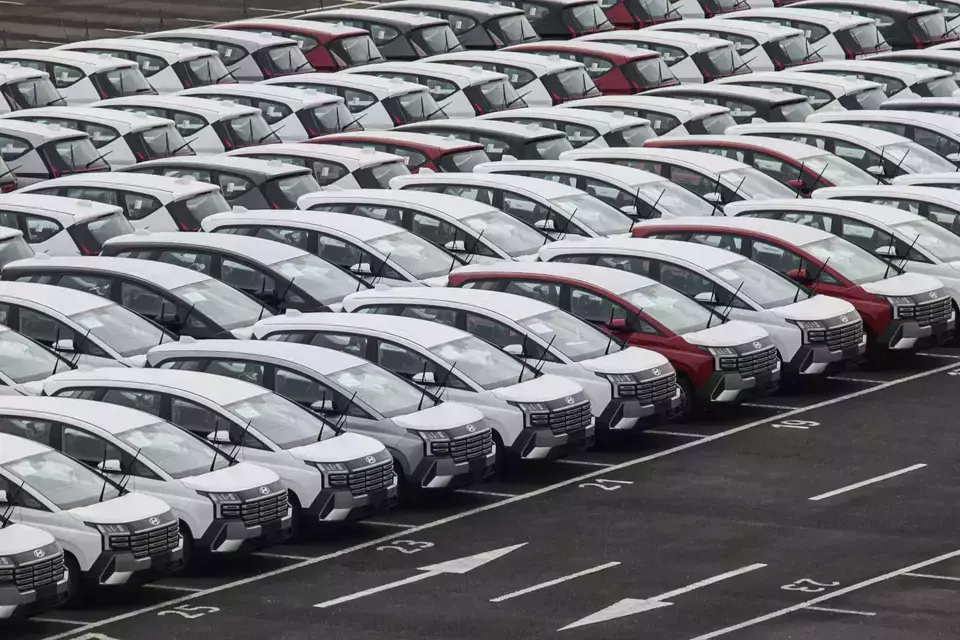 Cars are parked at an automotive factory in Bojongmangu, Cikarang, Bekasi Regency, West Java, on Tuesday, Feb. 24, 2026. (ANTARA FOTO/Darryl Ramadhan)