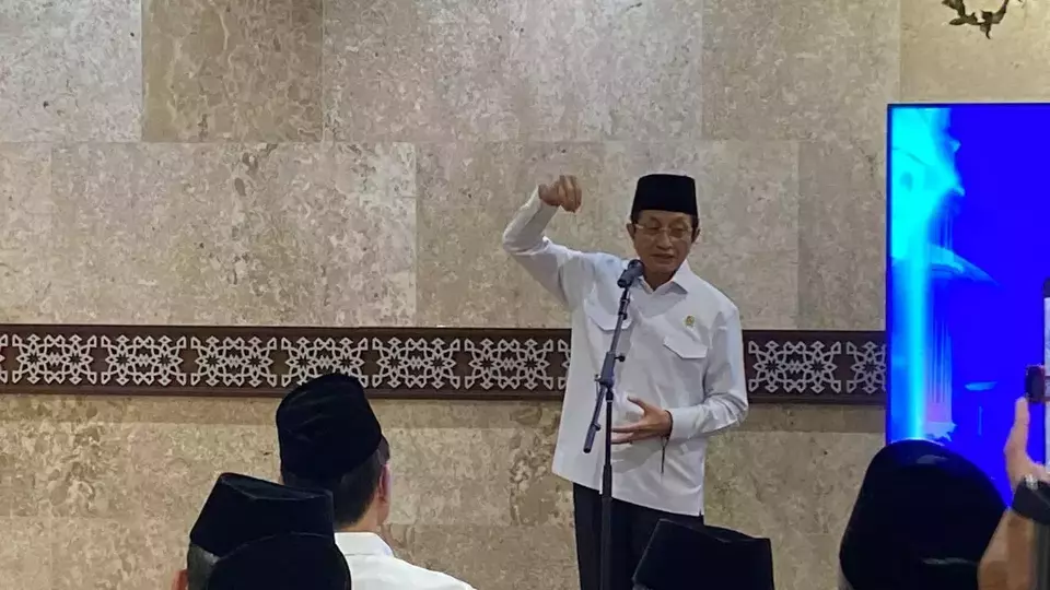 Religious Affairs Minister Nasaruddin Umar speaks during a gathering and iftar hosted by the Indonesian Chamber of Commerce and Industry at Istiqlal Mosque in Central Jakarta on Friday, March 13, 2026. (Beritasatu.com/Erfan Maruf)