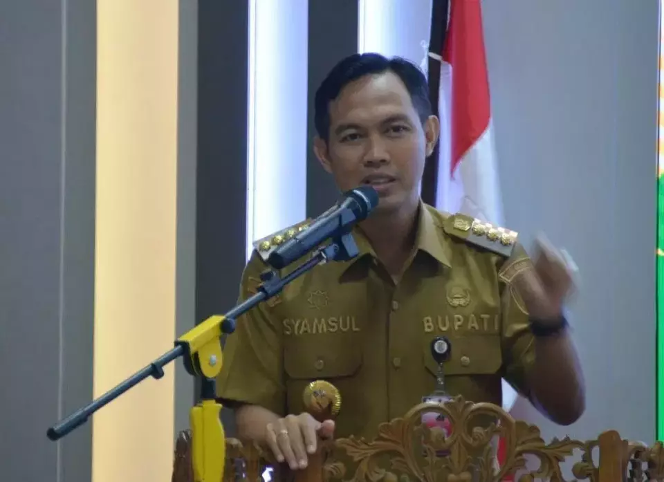 Cilacap Regent Syamsul Auliya Rachman delivers a speech during a gathering with local government officials in Cilacap, Central Java, Monday, Jan. 26, 2026. (Photo courtesy of the Cilacap government)
