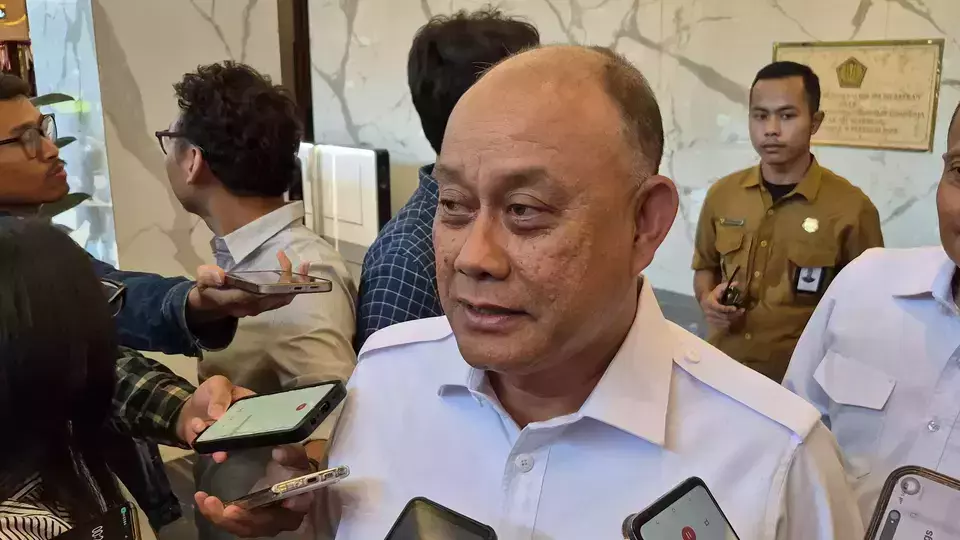 National Nutrition Agency (BGN) head Dadan Hindayana speaks to reporters in Jakarta. (B Universe Photo/Bambang Ismoyo).
