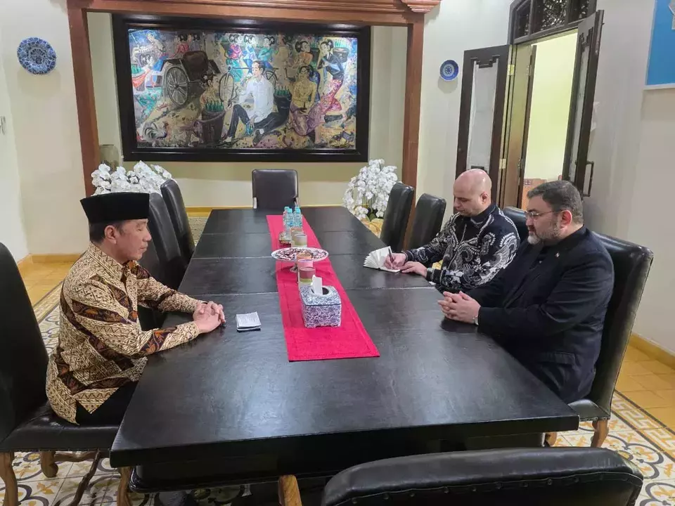 Iran's Ambassador to Indonesia Mohammad Boroujerdi meets former Indonesian President Joko Widodo at his residence in Solo, Central Java, on Wednesday, April 1, 2026. (Photo: Cabinet Secretariat General Bureau)
