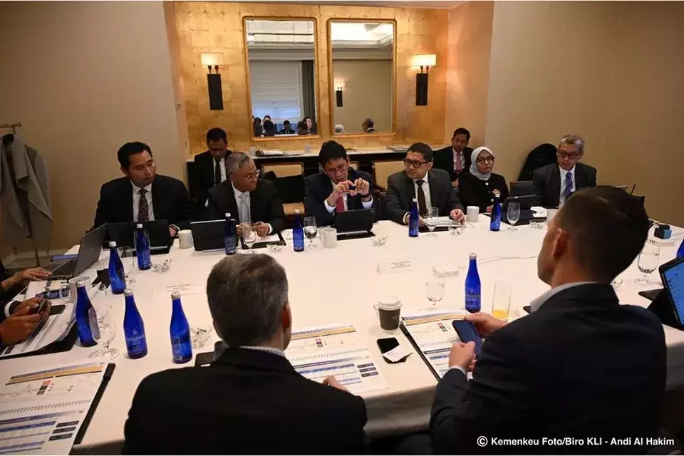 Indonesian officials discuss Indonesia's potentials in a meeting in Washington. (Photo Courtesy of Finance Ministry/Andi al Hakim)