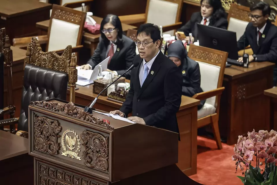 Finance Minister Purbaya Yudhi Sadewa delivers a speech during a plenary session at the House of Representatives in Jakarta, Tuesday, June 9, 2026. (Antara Photo/Dhemas Reviyanto)