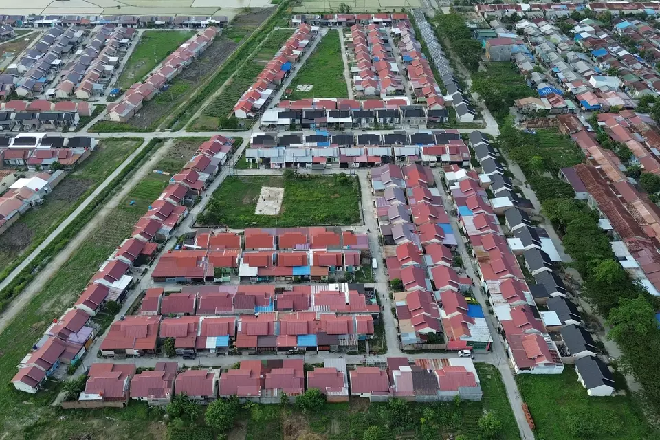 An aerial photo of subsidized housing complex as seen in Medan on June 18, 2026. (Antara Photo/Yudi Manar)