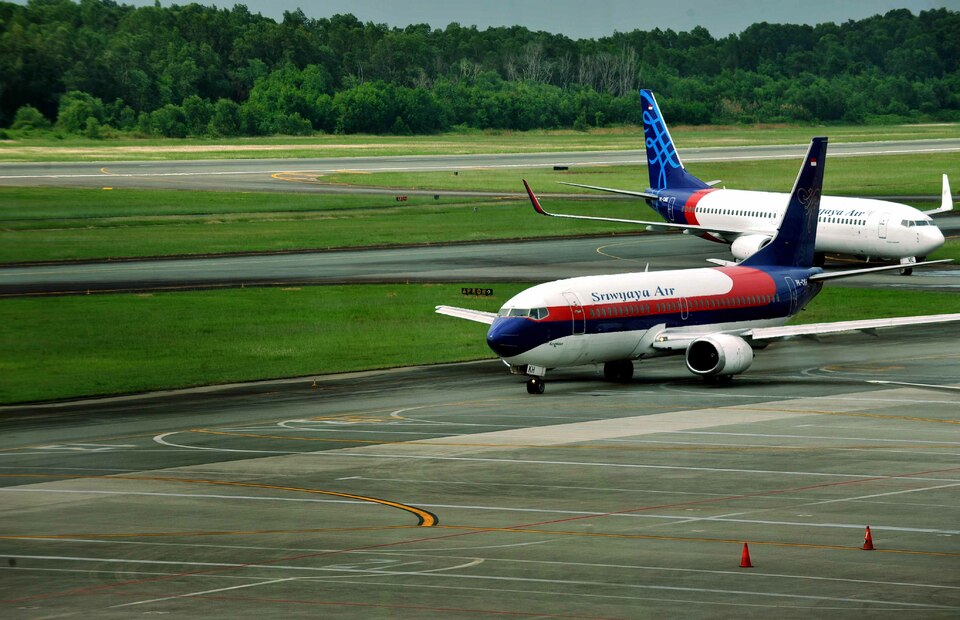 Had air. Авиакомпания nam Air. Самолет 600 человек. 640_600 Самолет. U6-600 самолет.