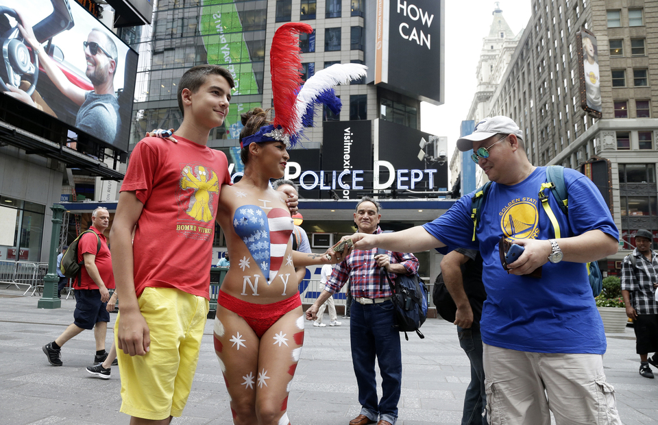 New York Looks To Curb Topless Women Mickey And Thor In Times Square