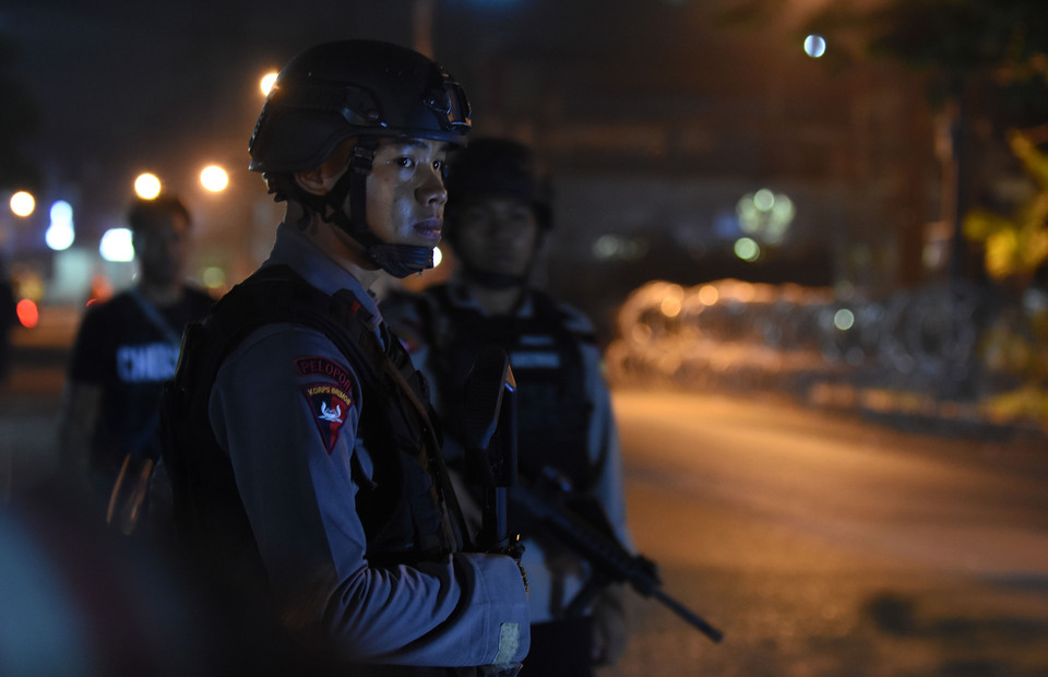 Break police. Police Breakout.