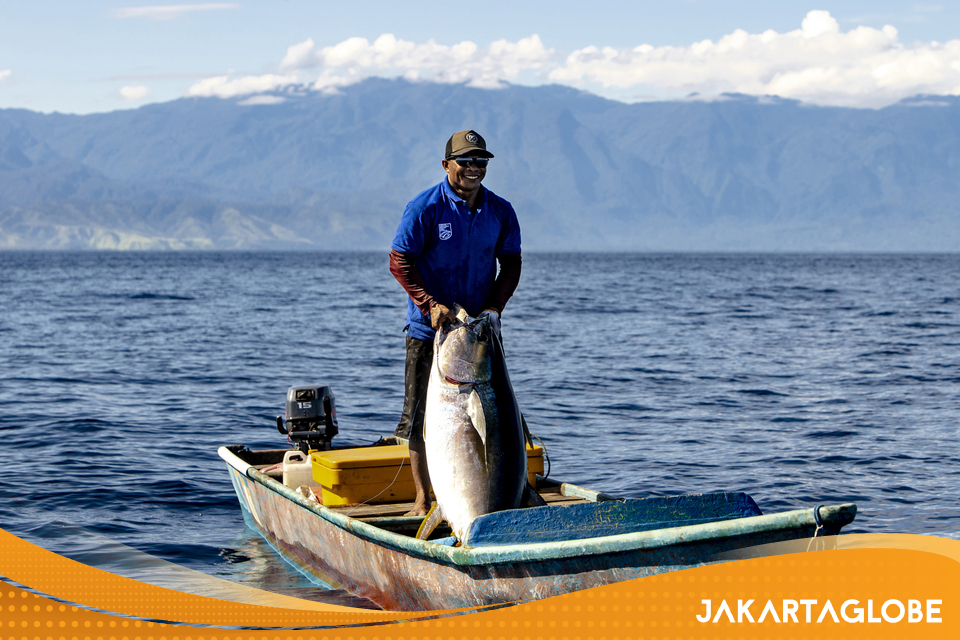 Umar Papalia Uses Handline Fishing Method to Catch Big Tuna
