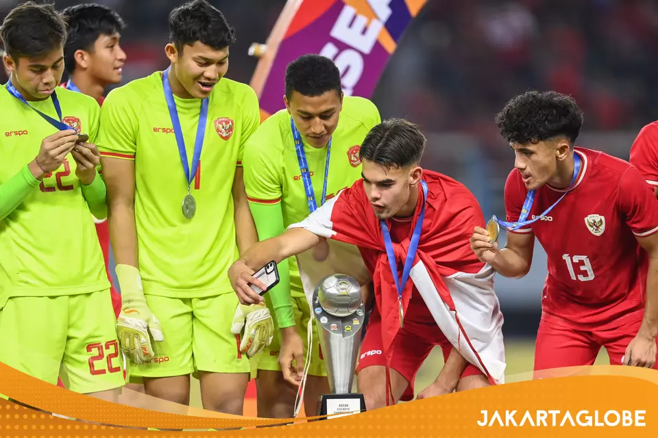 Jens Raven meraih gelar juara sepak bola untuk Indonesia 5 minggu setelah menjadi WNI